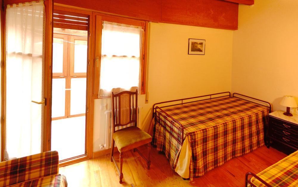 Bilanayur Hotel Alberuela de la Liena Ngoại thất bức ảnh