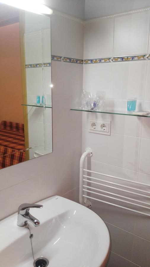 Bilanayur Hotel Alberuela de la Liena Ngoại thất bức ảnh